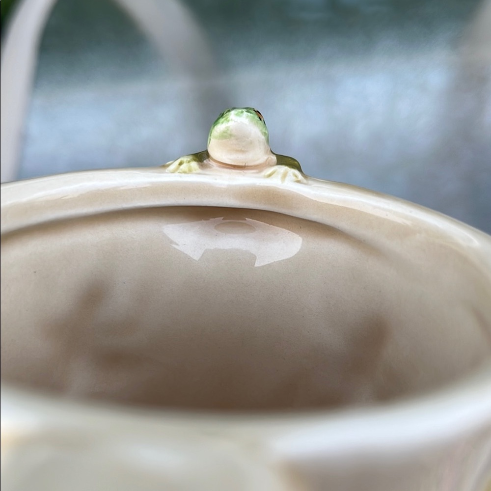 Frog Themed Ceramic Mug - Picture 9 of 11
